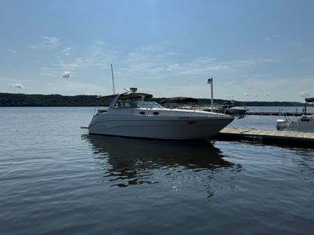 Rinker 342 Fiesta Vee image