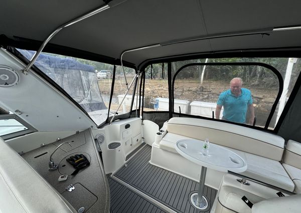 Rinker 342 Fiesta Vee image