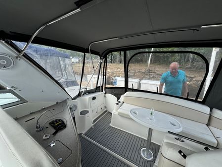 Rinker 342 Fiesta Vee image