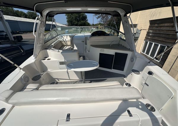 Rinker 342 Fiesta Vee image