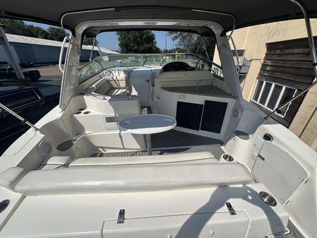 Rinker 342 Fiesta Vee image