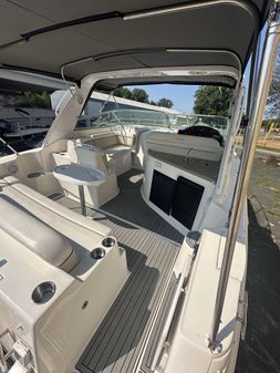 Rinker 342 Fiesta Vee image