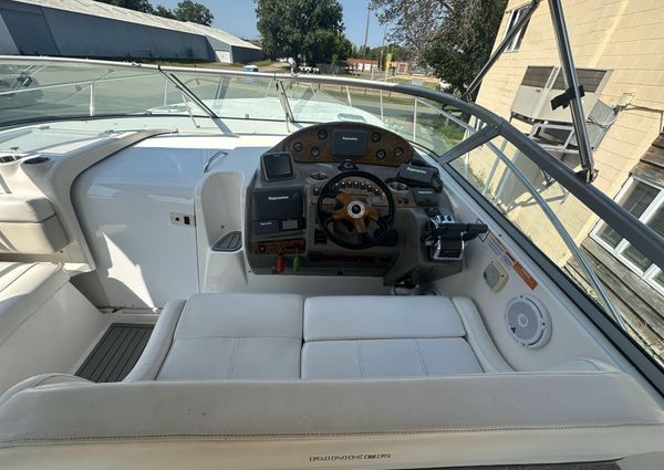 Rinker 342 Fiesta Vee image