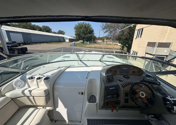 Rinker 342 Fiesta Vee image