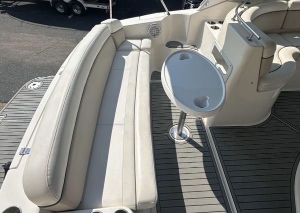 Rinker 342 Fiesta Vee image