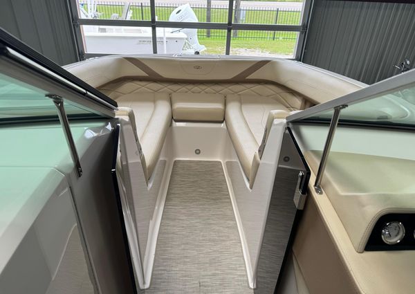 Regal 26-FASDECK image