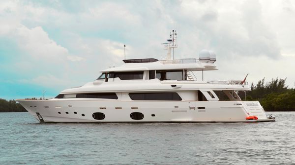 Ferretti Custom Line 107 Custom Line Ferretti 