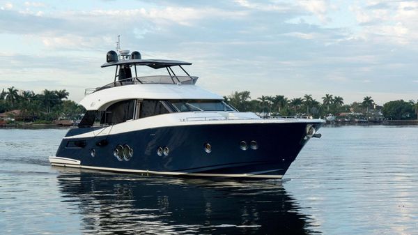 Monte Carlo Yachts MCY 76 