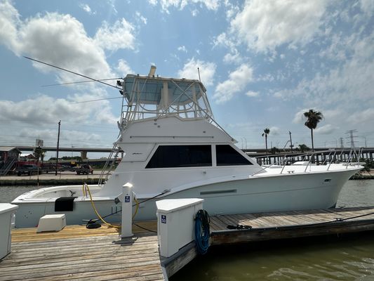 Hatteras 46-CONVERTIBLE-SPORTFISHERMAN - main image