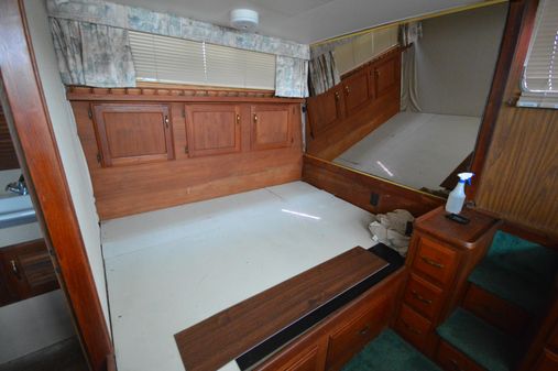 Tollycraft 40-TRI-CABIN-MY image