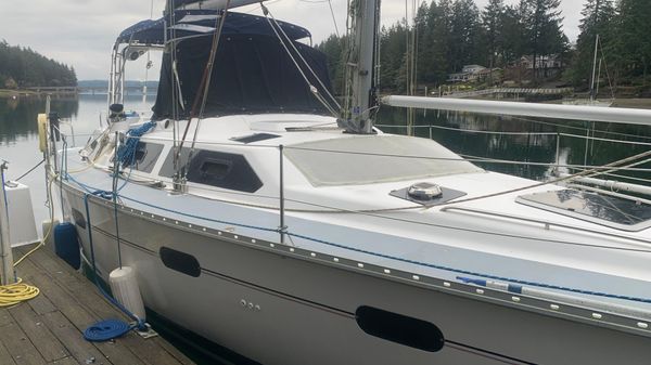 Hunter Passage 42