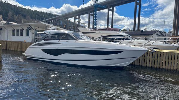 Princess Yachts V40 image