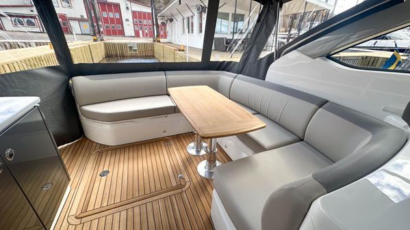 Princess Yachts V40 image