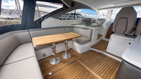 Princess Yachts V40 image