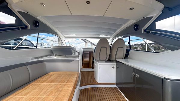 Princess Yachts V40 image