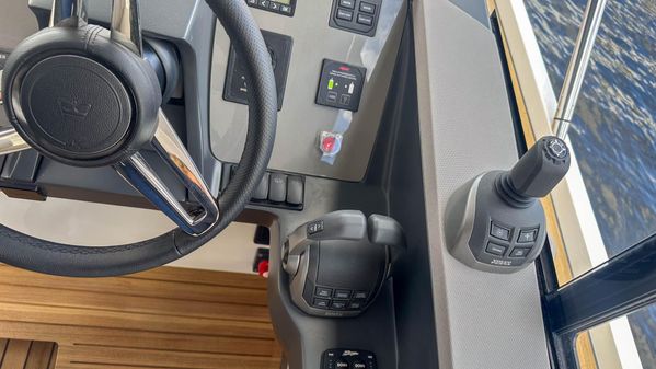 Princess Yachts V40 image