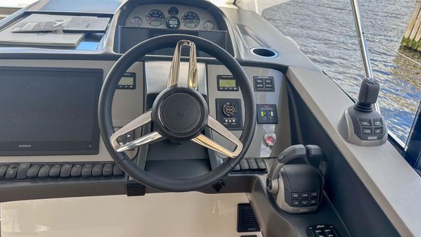 Princess Yachts V40 image