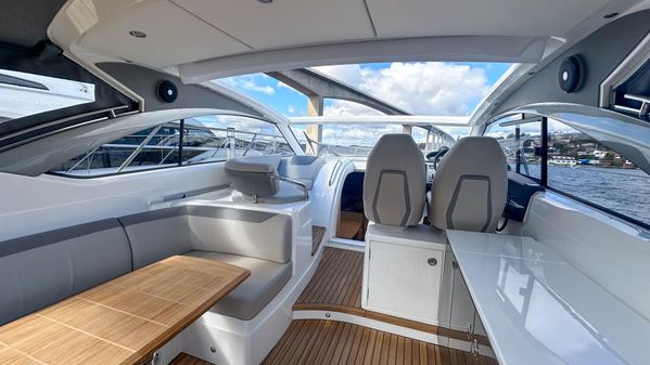 Princess Yachts V40 image