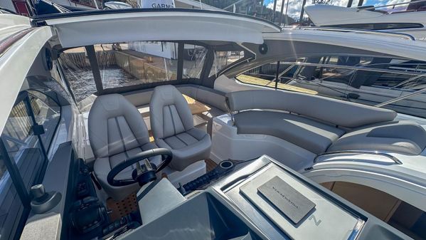 Princess Yachts V40 image