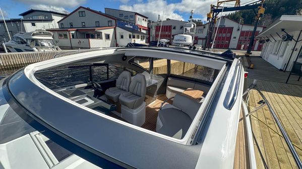 Princess Yachts V40 image