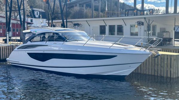 Princess Yachts V40 image