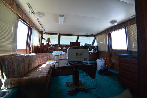 Tollycraft 40 Tri-Cabin MY image