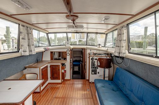 Mainship 34 image