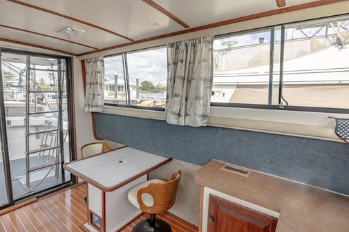 Mainship 34 image