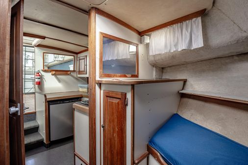 Mainship 34 image