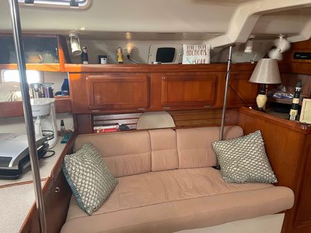 Hunter 433 image