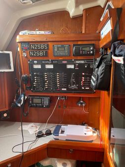 Hunter 433 image