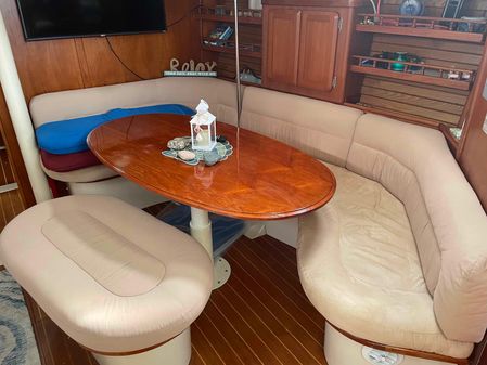 Hunter 433 image