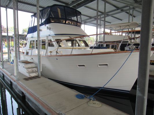 Ocean Alexander Tri-cabin - main image