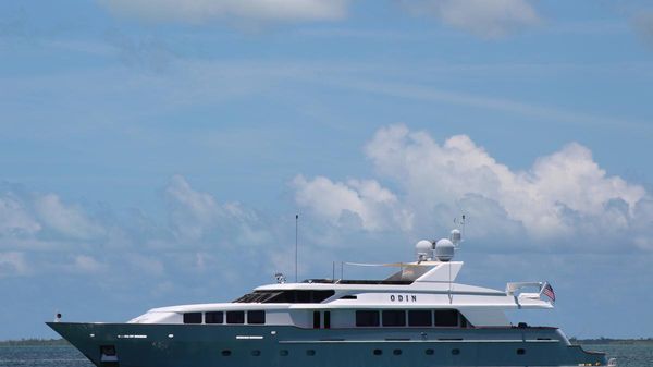 Trinity Yachts Raised Pilothouse