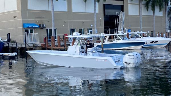 Contender 32 ST
