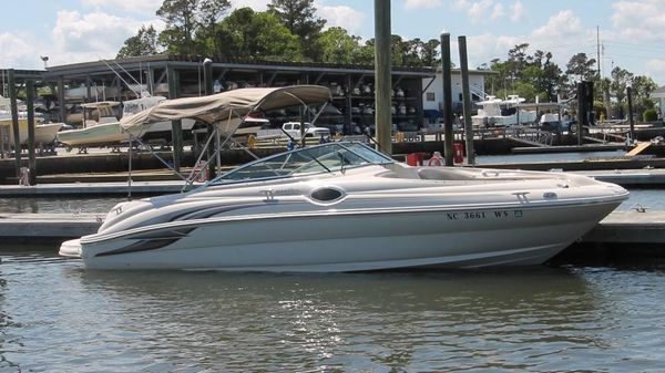 Sea Ray 240 Sundeck 