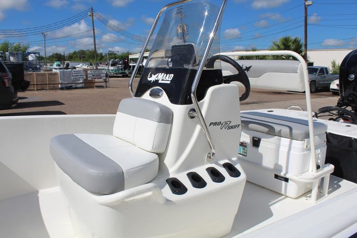 2023 Mako Pro Skiff 17 CC Corpus Christi, Texas - Waypoint Marine