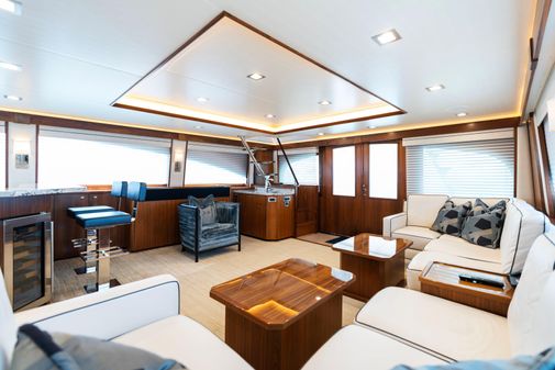 Viking 92 Skybridge image