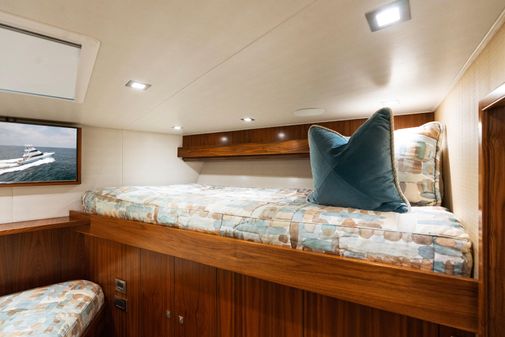 Viking 92 Skybridge image
