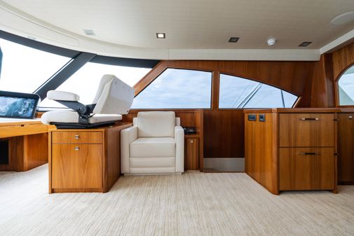 Viking 92 Skybridge image