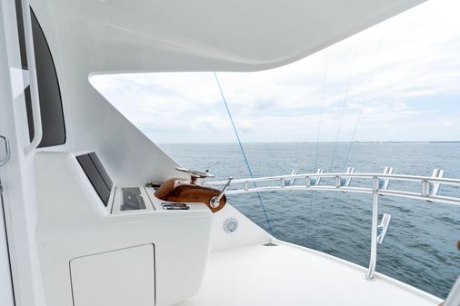 Viking 92 Skybridge image