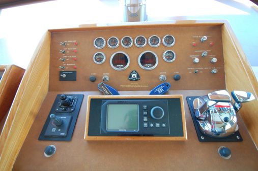 Hatteras 61 Cockpit Motor Yacht image