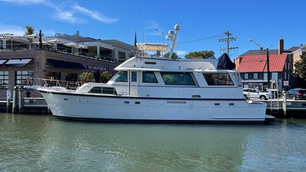 Hatteras 61 Cockpit Motor Yacht