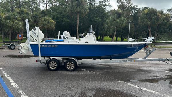 Sea Pro 208 Bay 