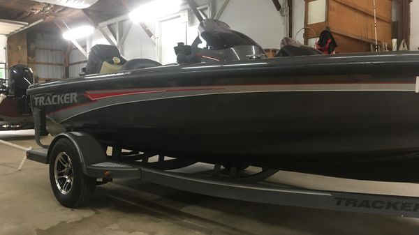 Tracker Avalanche 18 DC 