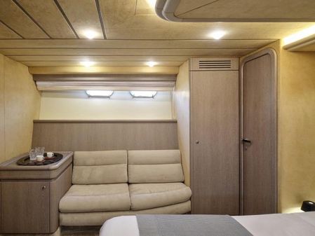 Ferretti-yachts 680 image