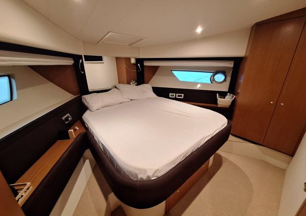 Ferretti Yachts 530 image