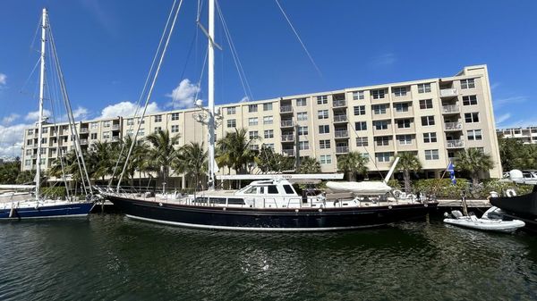 Palmer Johnson 110 Cruising Sloop 