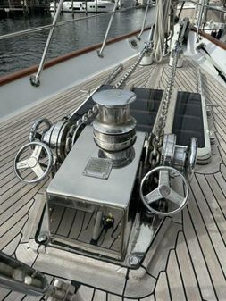 Palmer Johnson 110 Cruising Sloop image