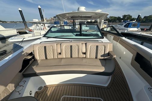 Sea Ray 400 SLX image